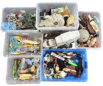 STAR WARS - LARGE COLLECTION OF ASSORTED PLAYSETS & ACTION FIGURES