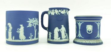 WEDGWOOD - THREE PIECES OF JASPERWARE CERAMICS