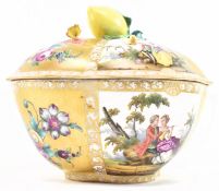 HELENA WOLFSOHN FOR DRESDEN - LATE 19TH CENTURY PORCELAIN CENTREPIECE BOWL