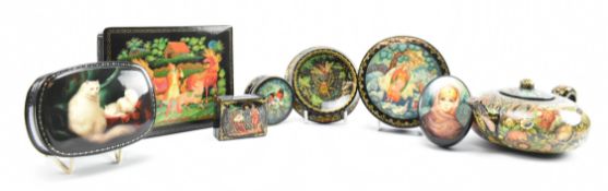 COLLECTION OF VINTAGE RUSSIAN LACQUERWARE INCL. TEAPOT & STAND