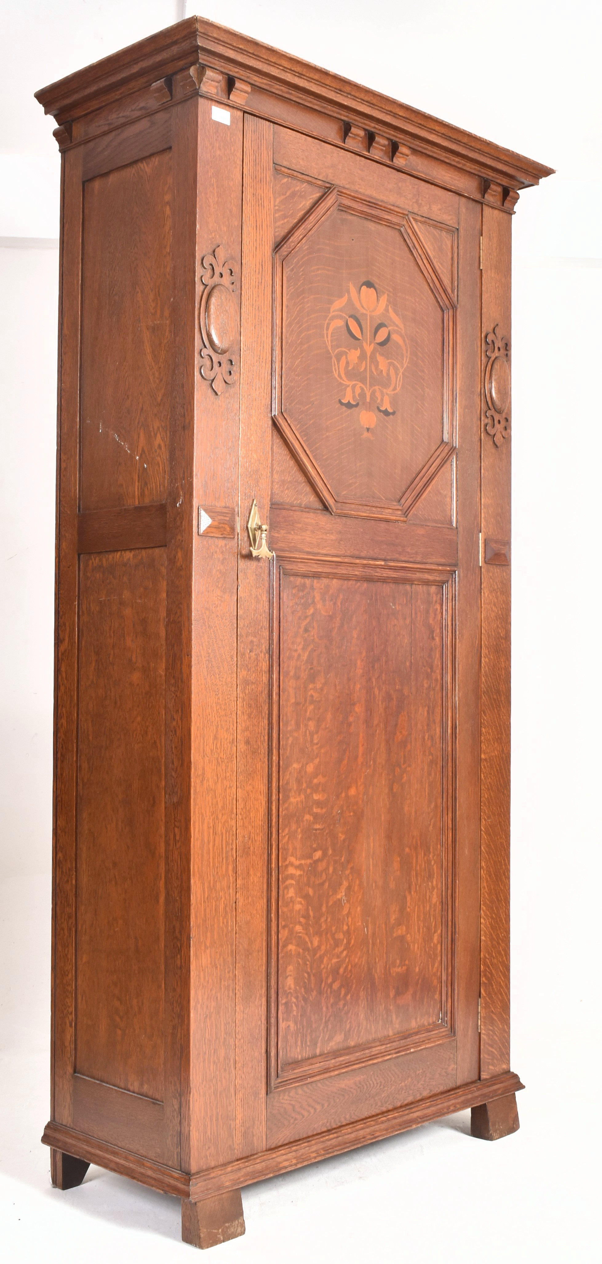 ATTRIBUTED TO SHAPLAND & PETTER - ARTS & CRAFTS OAK WARDROBE
