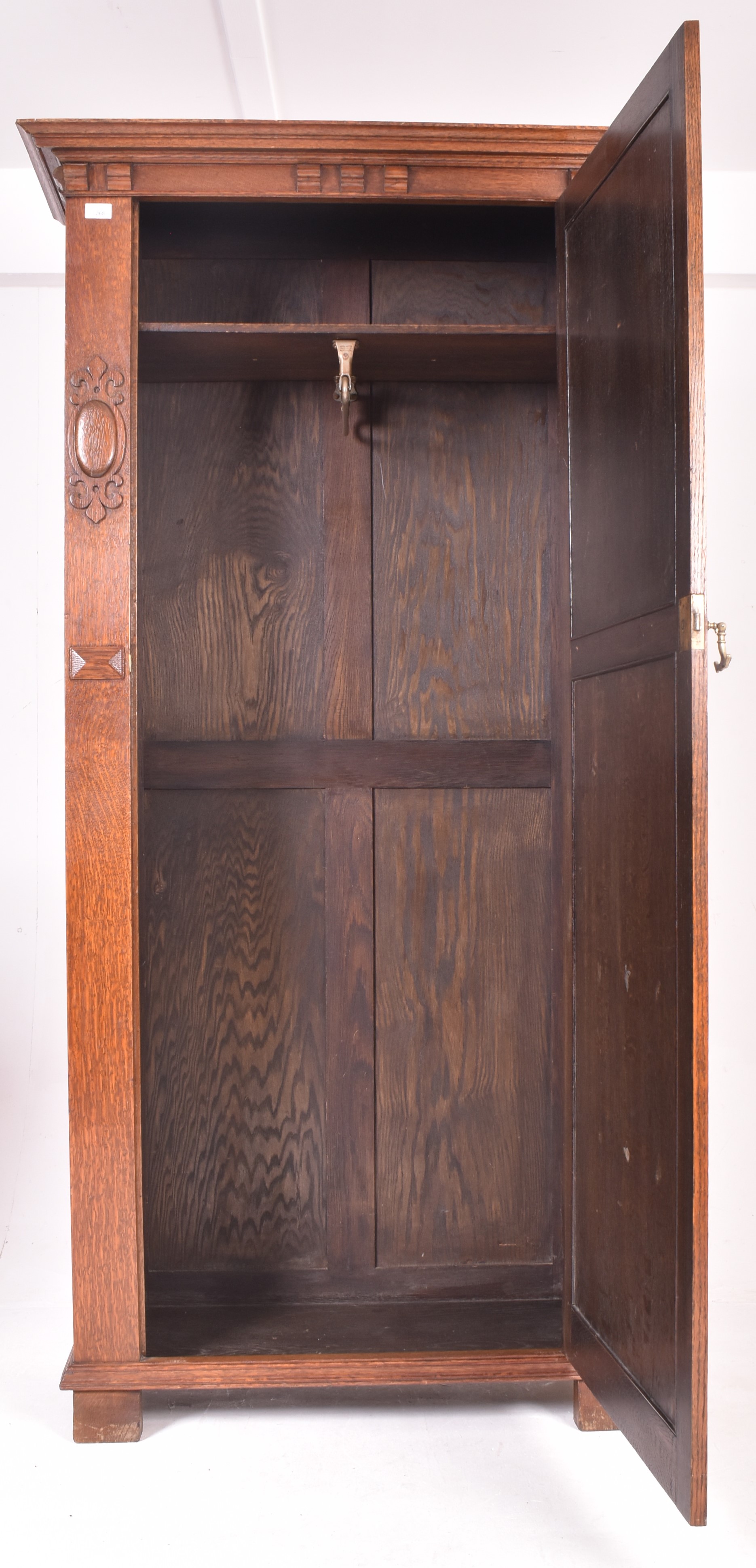 ATTRIBUTED TO SHAPLAND & PETTER - ARTS & CRAFTS OAK WARDROBE - Image 3 of 7