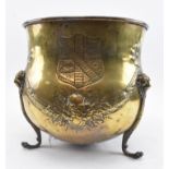 19TH CENTURY BRASS REPOUSSE JARDINIERE PLANT STAND WITH CREST DECORATION