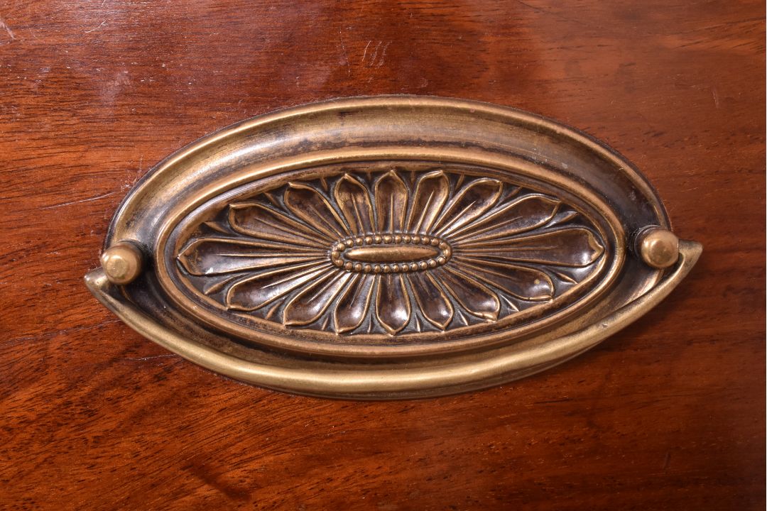 GEORGE III 19TH CENTURY MAHOGANY BOW FRONT CHEST OF DRAWERS - Image 5 of 7