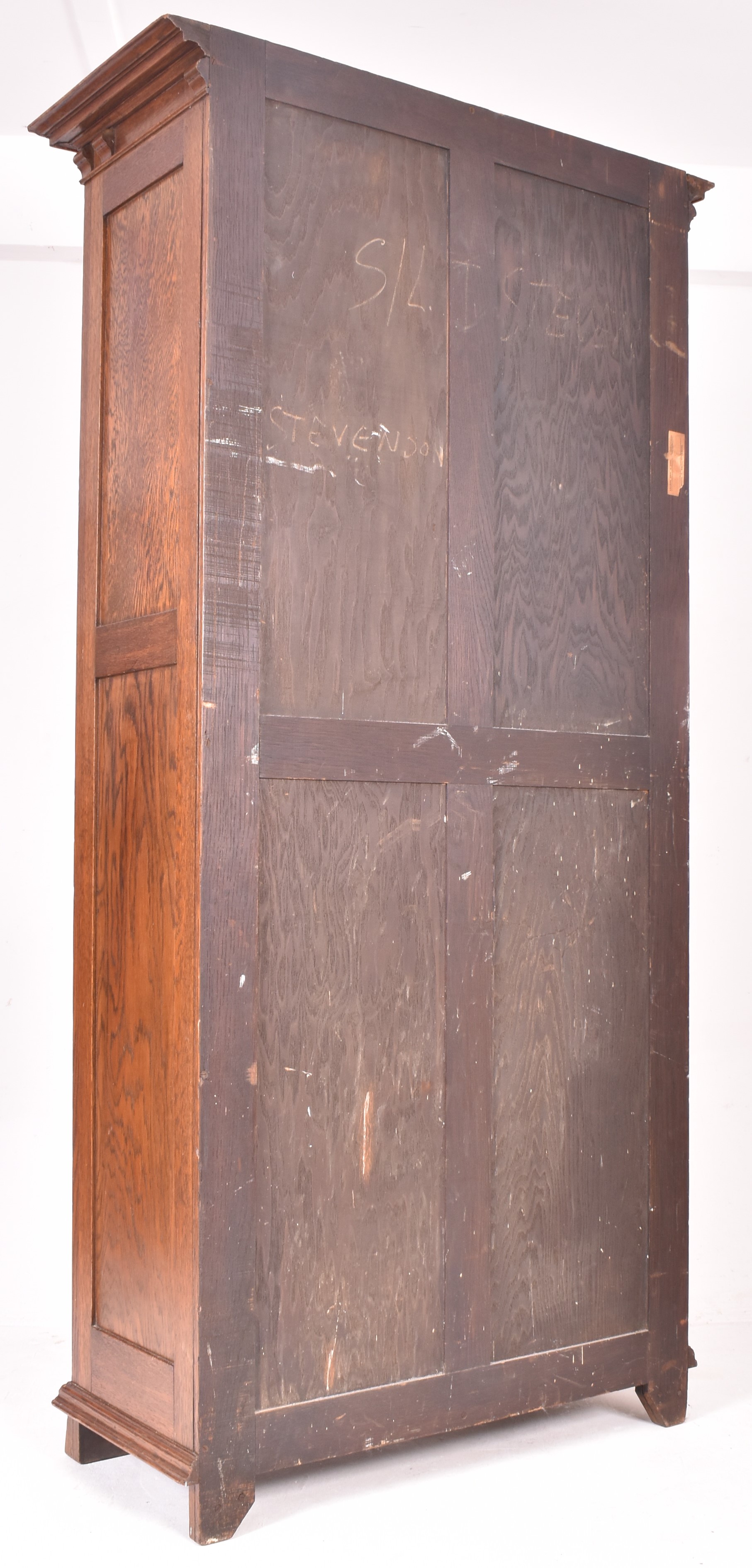 ATTRIBUTED TO SHAPLAND & PETTER - ARTS & CRAFTS OAK WARDROBE - Image 7 of 7