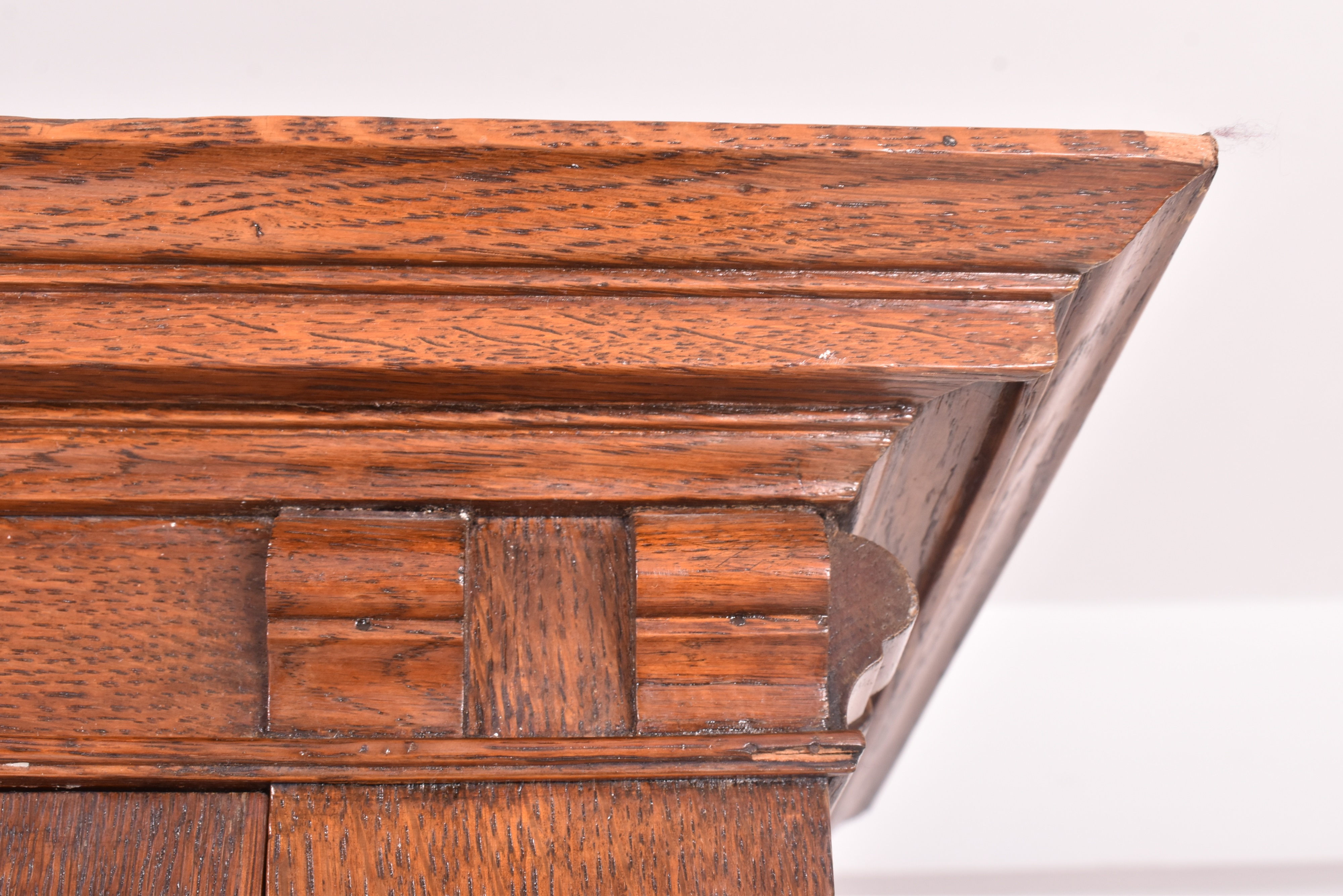 ATTRIBUTED TO SHAPLAND & PETTER - ARTS & CRAFTS OAK WARDROBE - Image 5 of 7