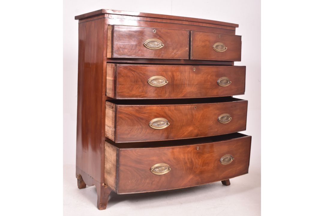 GEORGE III 19TH CENTURY MAHOGANY BOW FRONT CHEST OF DRAWERS - Image 3 of 7