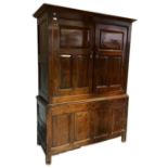 GEORGE III 18TH CENTURY SOLID OAK LIVERY CUPBOARD