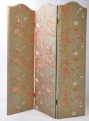 20TH CENTURY LADIES DISCRETION CHANGING CHINESE TRIFOLD SILK SCREEN
