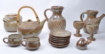 LARGE EXTENSIVE COLLECTION OF POTTERY TABLEWARE