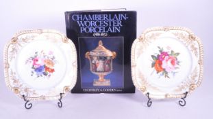 CHAMBERLAIN WORCESTER - TWO EARLY 19TH CENTURY PORCELAIN PLATES