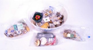 LARGE COLLECTION OF BOWLS ENAMEL LAPEL BADGES