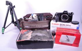 CANON - COLLECTION OF VINTAGE 35MM CAMERAS & ACCESSORIES