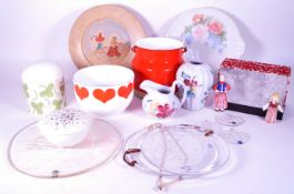 ARABIA - FINLAND - COLLECTION OF MID CENTURY COLLECTABLE PIECES