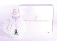 SITZENDORFER PORZELLAN - 20TH CENTURY PORCELAIN LADY FIGURE