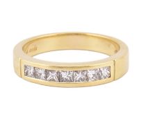 HALLMARKED 18CT GOLD & DIAMOND HALF ETERNITY RING
