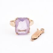 HALLMARKED 9CT GOLD & PURPLE STONE DRESS RING & HALLMARKED 9CT GOLD NECKLACE CLASP