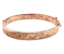 HALLMARKED 9CT GOLD ENGRAVED HINGED BANGLE