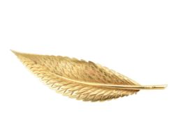 HALLMARKED FRENCH 18CT GOLD LEAF BROOCH PIN