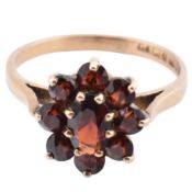 HALLMARKED 9CT GOLD & GARNET CLUSTER RING