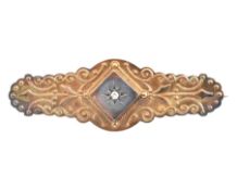 VICTORIAN HALLMARKED CHESTER 9CT GOLD & DIAMOND BROOCH