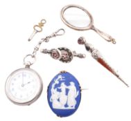 HALLMARKED SILVER POCKET WATCH & ASSORTED SILVER & METAL ACCESSORIES