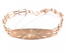 HALLMARKED 9CT GOLD GATE LINK BRACELET WITH ENGRAVED PANEL