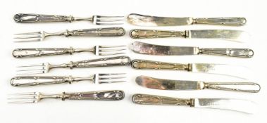 SET OF TWELVE GEORGE V HALLMARKED SILVER HANDLED FORKS & BUTTER KNIVES