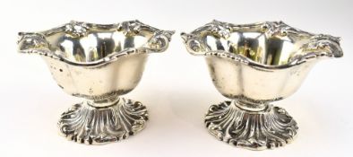 PAIR OF VICTORIAN 19TH CENTURY HALLMARKED SILVER BON BON DISHES / BOWLS