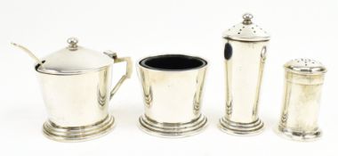 SET OF FOUR 20TH CENTURY HALLMARKED SILVER CRUET SET & A GEORGE V HALLMARKED SILVER PEPPERETTE