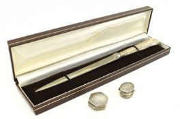 A 20TH CENTURY HLLAMRKED SILVER HANDLED LETTER OPENER