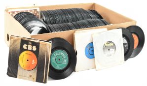 LARGE MIXED COLLECTION OF APPROX 400 VINYL SINGLES