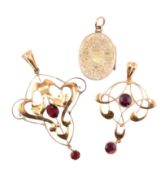 TWO ART NOUVEAU 9CT GOLD & GEM SET NECKLACE PENDANTS & GOLD LOCKET PENDANT