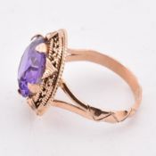 18CT GOLD & SYNTHETIC COLOUR CHANGE SAPPHIRE RING