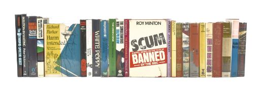 CRIME & THRILLERS. COLLECTION OF TWENTY-FOUR MID CENTURY TITLES, MAJ. IN DUST WRAPPERS