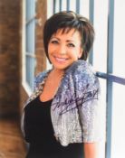 JAMES BOND - SHIRLEY BASSEY - SINGER - SIGNED 8X10