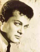 TONY CURTIS (1925-2010) - SIGNED 8X10