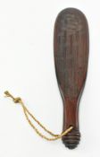 A 20TH CENTURY WOODEN CARVED CEREMONIAL MAORI / PATAU CLUB