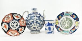 FOUR CHINESE AND JAPANESE CERAMIC PIECES 二十世纪中日陶瓷四件