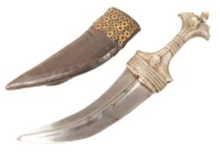 EARLY 20TH CENTURY MIDDLE EASTERN YEMENI JAMBIYA DAGGER