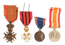 COLLECTION OF ASSORTED MEDALS