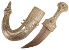 EARLY 20TH CENTURY SILVER YEMENI JAMBIYA
