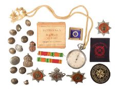 COLLECTION OF ASSORTED MILITARIA