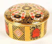 ROYAL CROWN DERBY - IMARI PATTERN LIDDED TRINKET POT