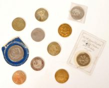 COLLECTION OF 20TH CENTURY COMMEMORATIVE COINS & MEDALS