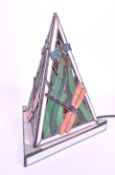 20TH CENTURY VINTAGE TIFFANY STYLE TRIANGULAR TABLE LAMP