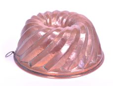 EARLY 20TH CENTURY COPPER BUNDT CAKE PAN