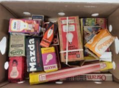 COLLECTION OF VINTAGE BOXED LIGHT BULBS LAMPS