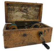 VICTORIAN MAGNETO ELECTRIC MACHINE