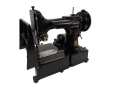 SINGER FEATHERWEIGHT 222K ELECTRIC SEWING MACHINE